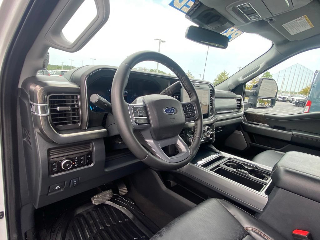 Certified 2025 Ford F250 Lariat w/ Black Appearance Package AWD/4WD image 9