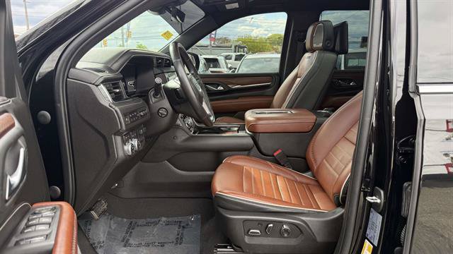 Used 2023 GMC Yukon Denali Ultimate AWD/4WD image 11