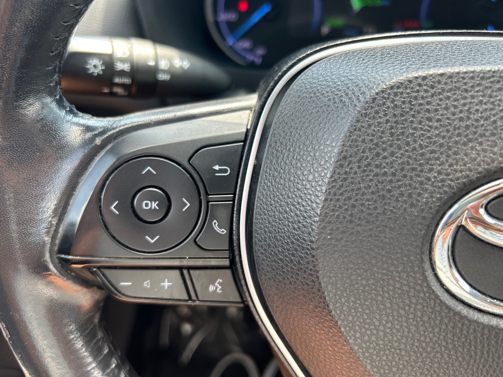 Used 2019 Toyota RAV4 Limited w/ Carpet Mat Package AWD/4WD image 25