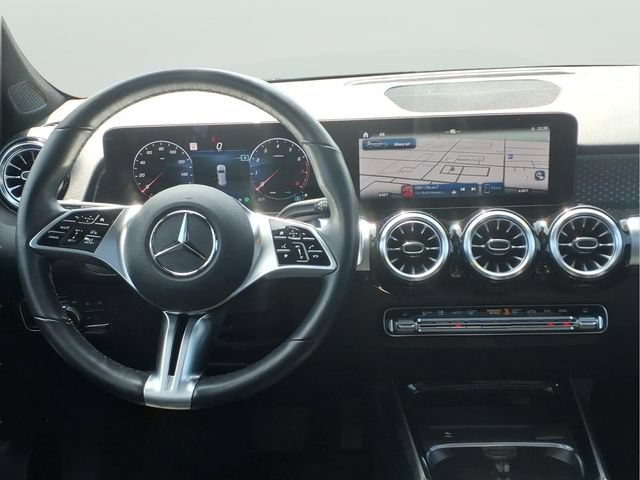 Used 2024 Mercedes-Benz GLB 250 4MATIC w/ Exclusive Package image 10