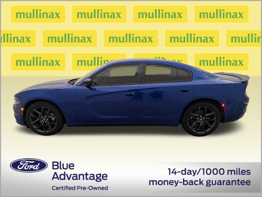 Used 2022 Dodge Charger SXT w/ Blacktop Package image 2