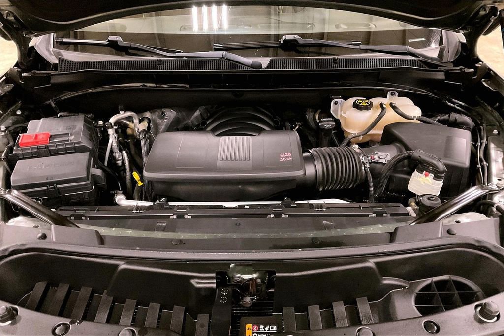 Used 2023 Chevrolet Suburban Premier image 12