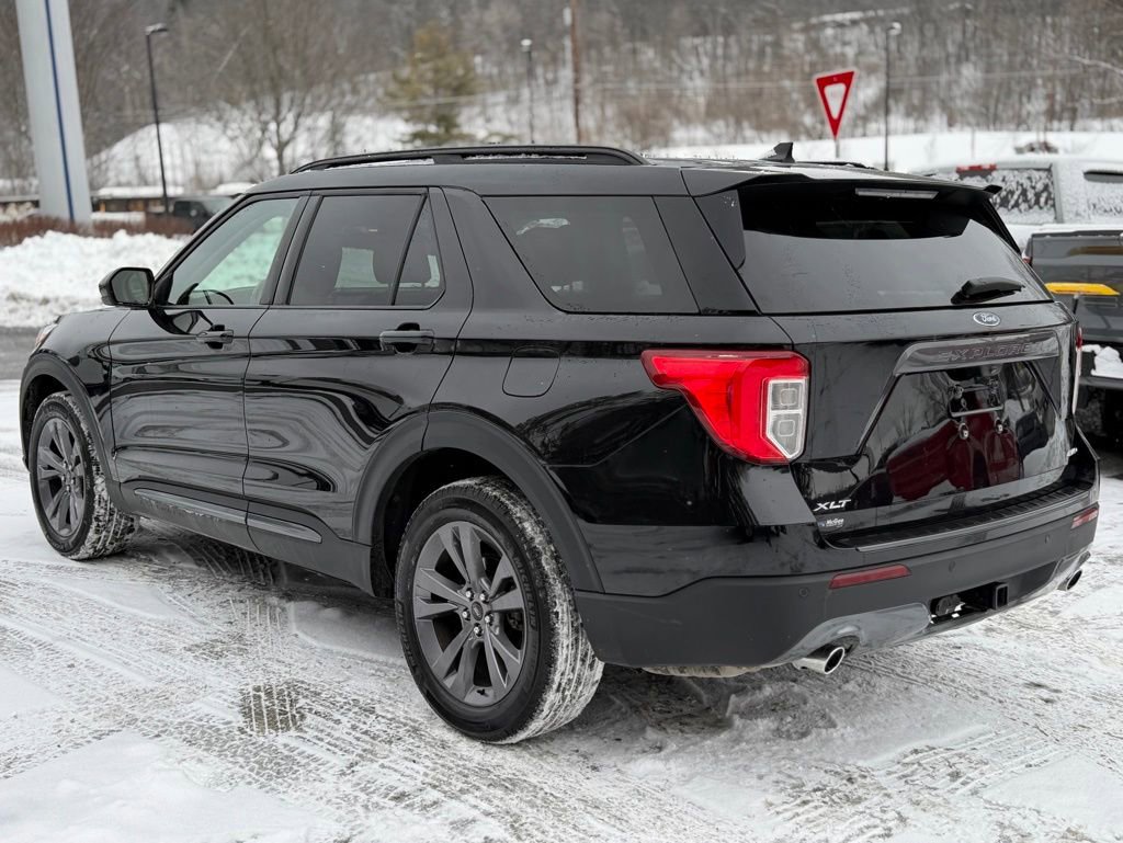 Certified 2023 Ford Explorer XLT w/ Equipment Group 202A image 4