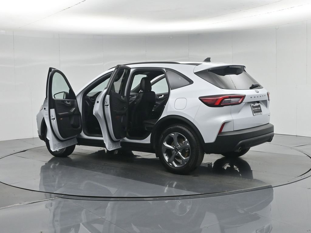 Certified 2025 Ford Escape ST-Line AWD/4WD image 37