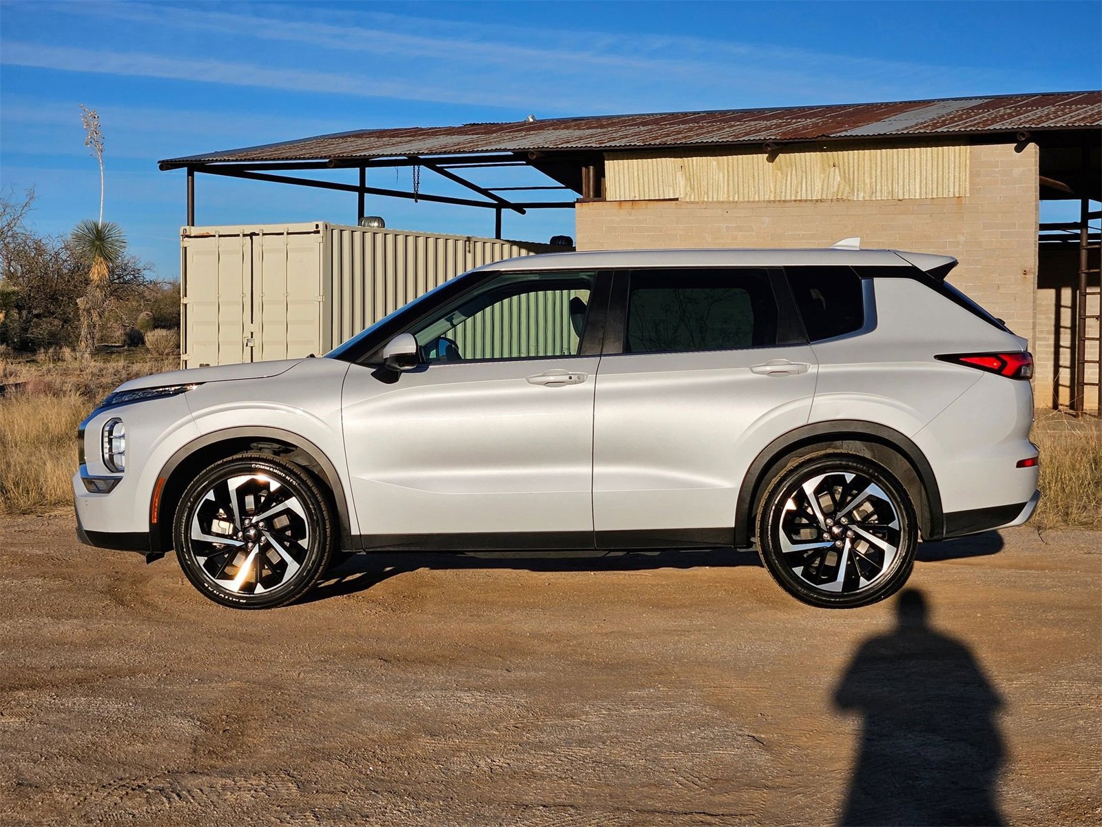 Used 2023 Mitsubishi Outlander SE image 9