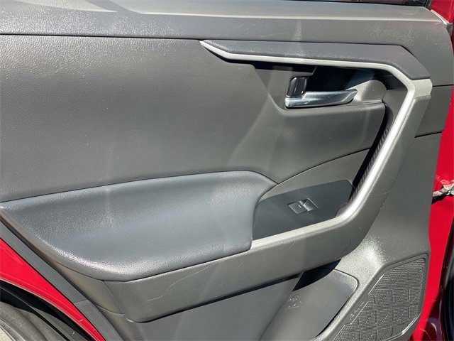 Used 2022 Toyota RAV4 XLE Premium image 21