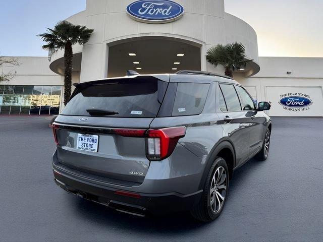 Certified 2025 Ford Explorer ST-Line image 3