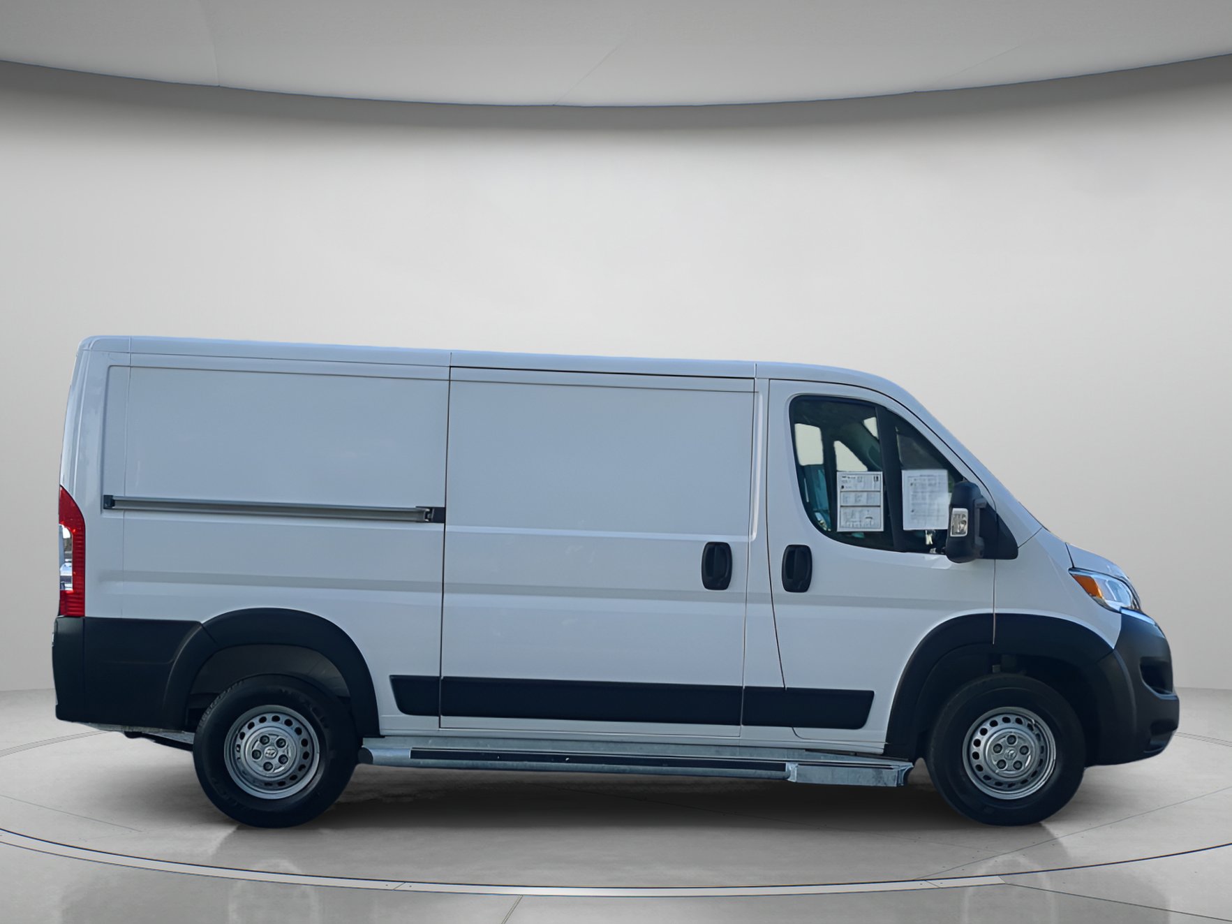 Used 2025 RAM ProMaster 2500 w/ U-Haul Equipment Group FWD image 39