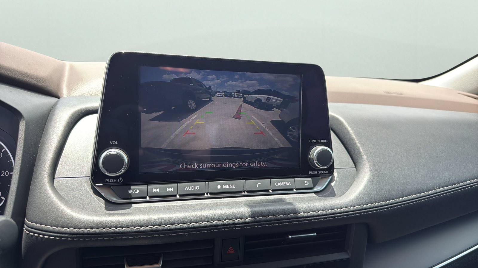 Used 2023 Nissan Rogue S FWD image 17