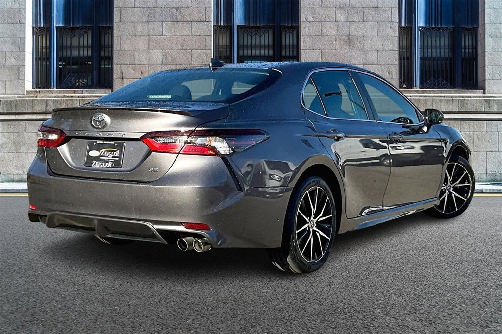Used 2023 Toyota Camry SE image 11