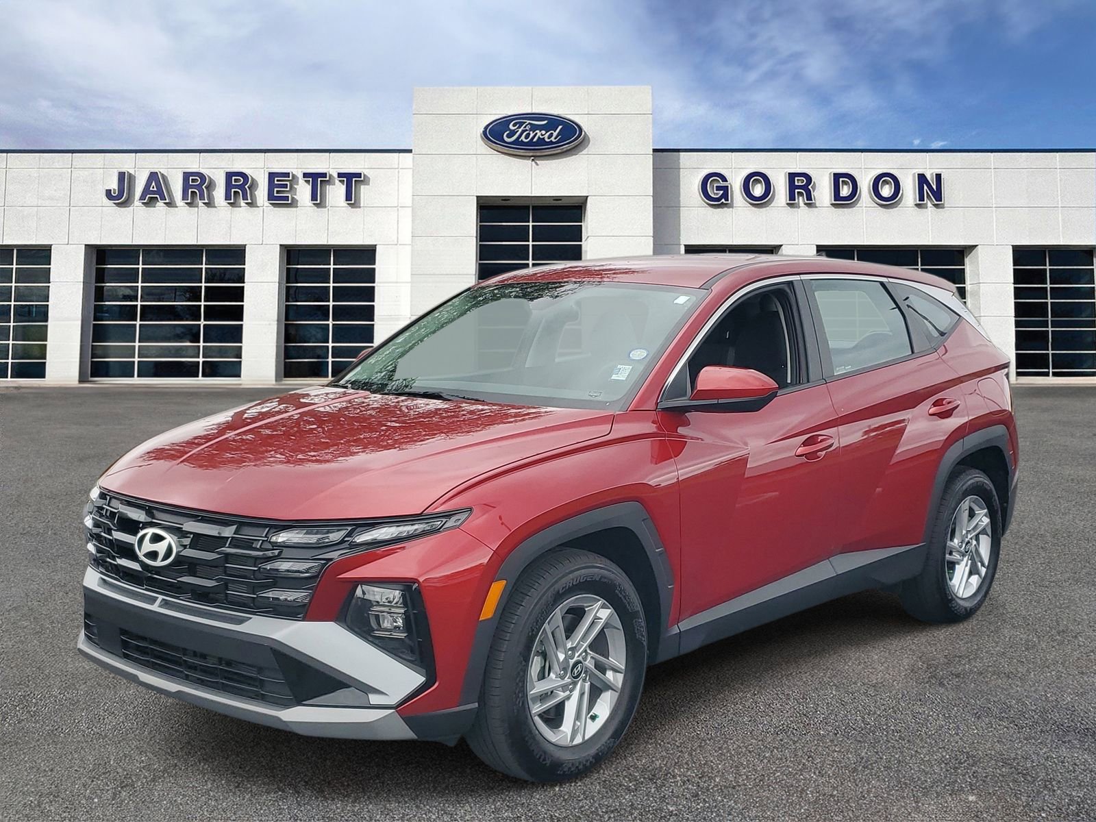 Used 2025 Hyundai Tucson SE FWD image 2