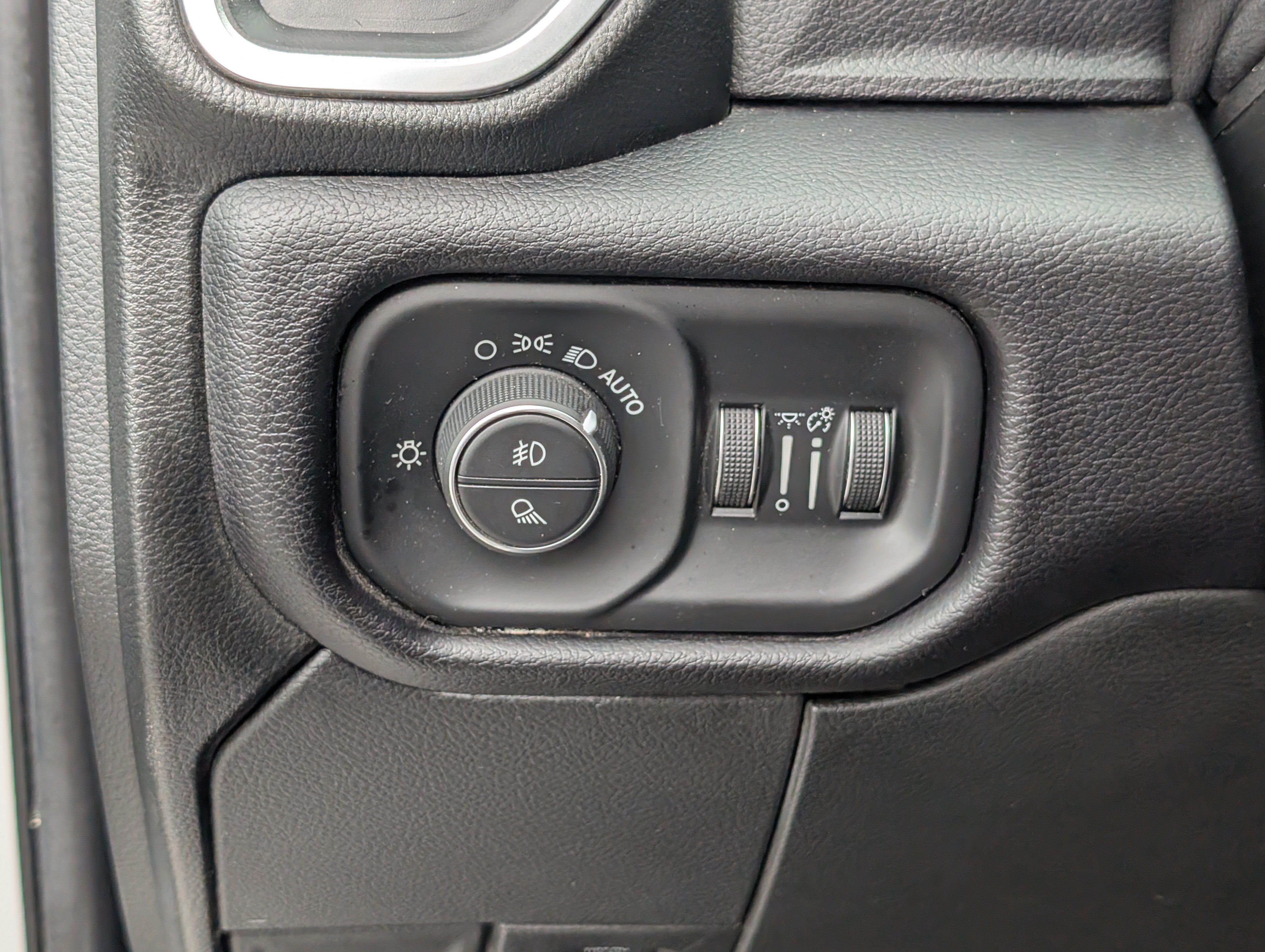 Used 2022 RAM 2500 Laramie AWD/4WD image 23