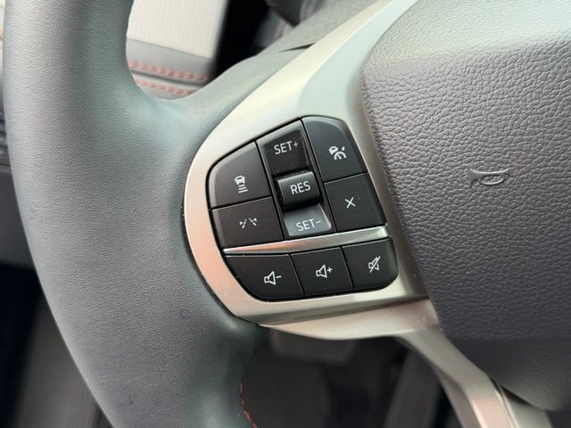 Certified 2025 Ford Explorer Active AWD/4WD image 9