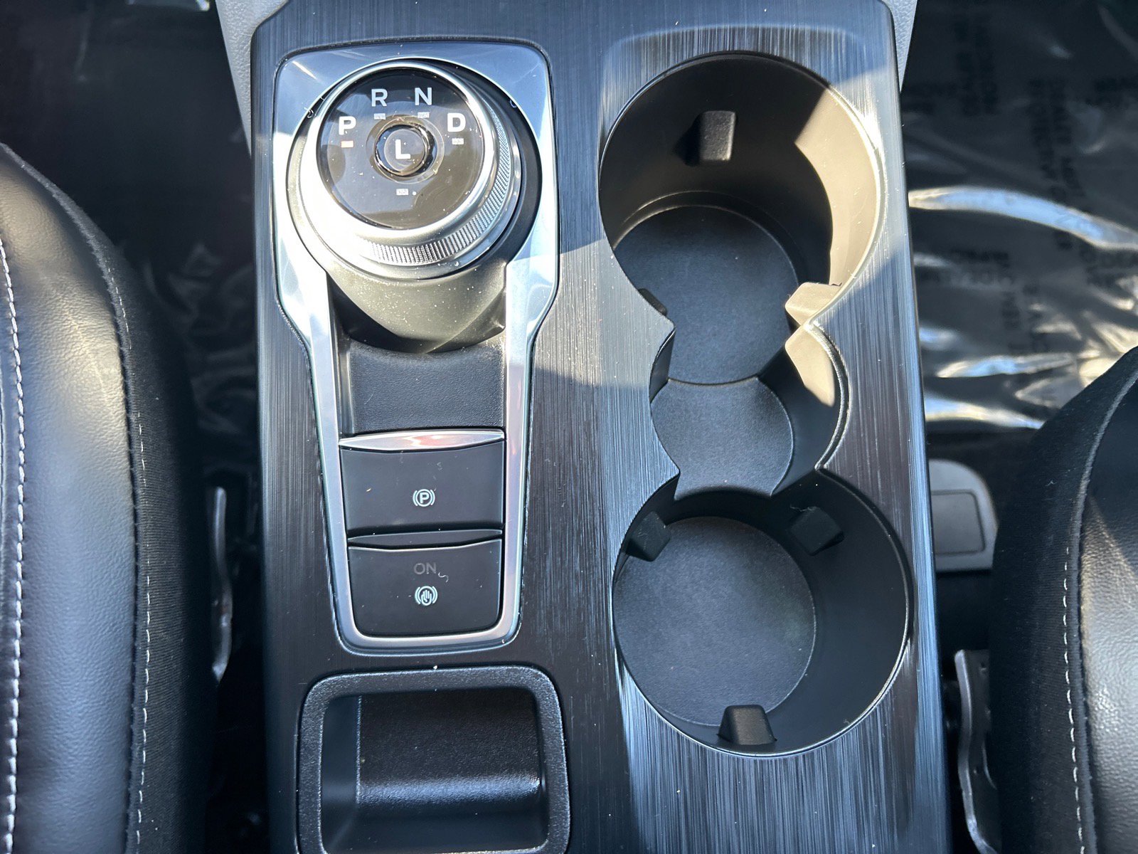 Certified 2025 Ford Escape Platinum image 30