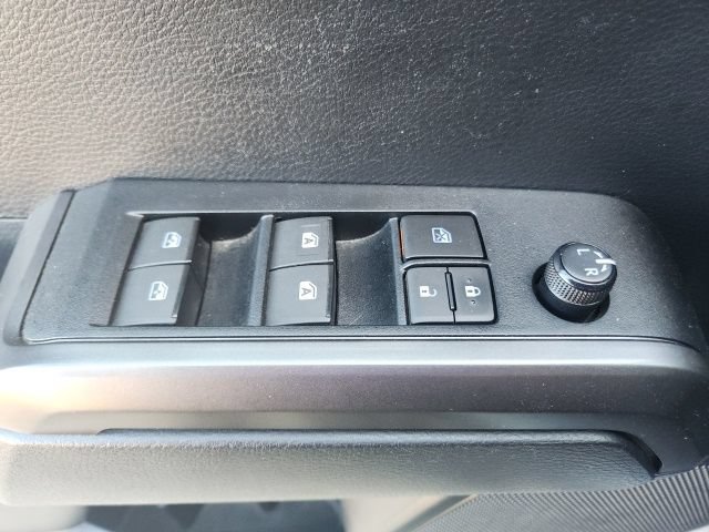 Used 2019 Toyota Tacoma TRD Off-Road AWD/4WD image 25