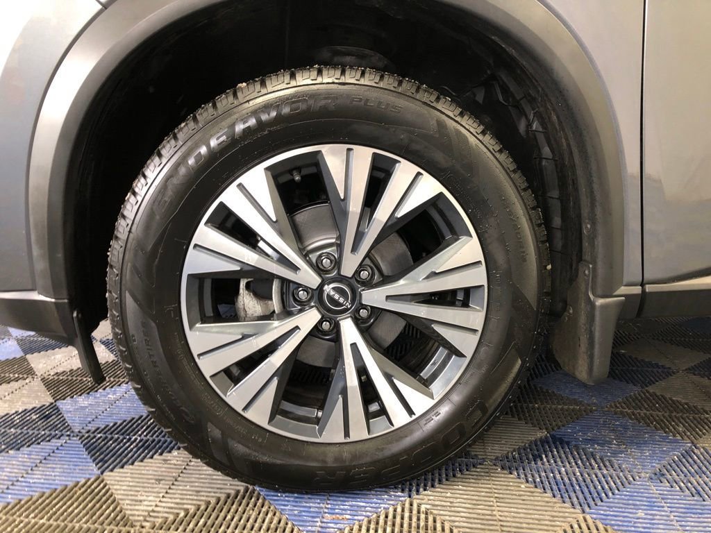 Used 2022 Nissan Rogue SV w/ SV Premium Package image 29