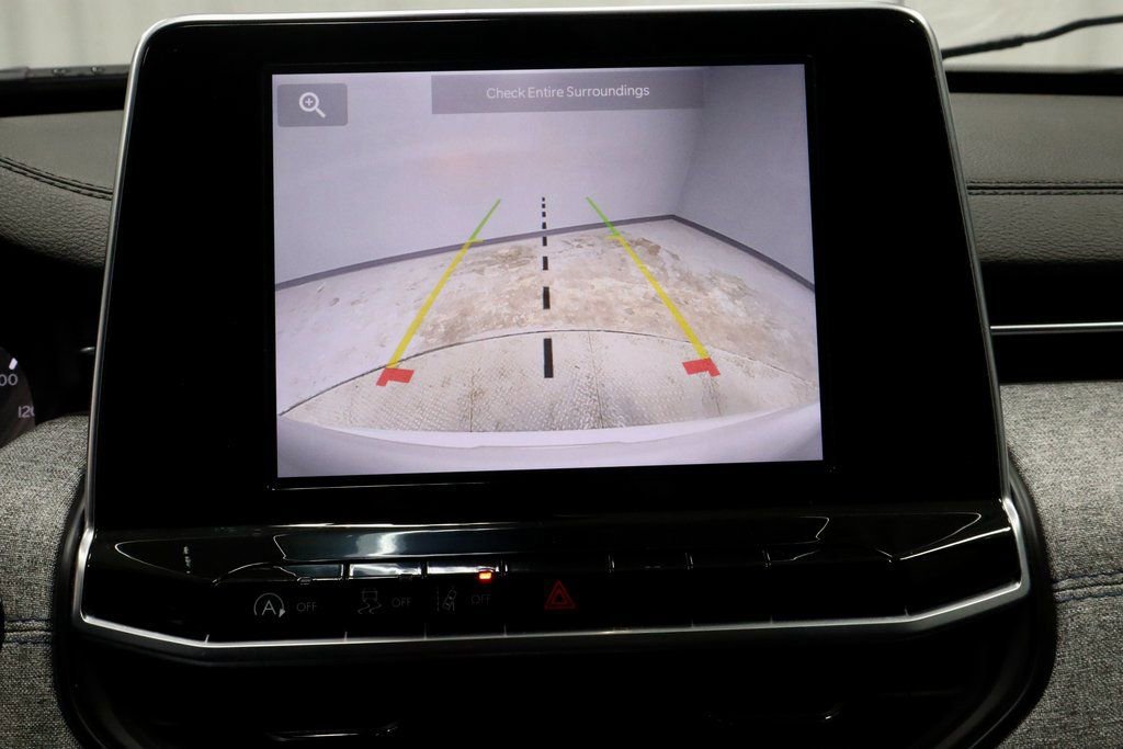 Used 2025 Jeep Compass Latitude image 9