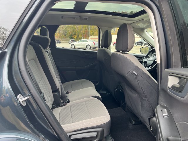 Certified 2022 Ford Escape SE w/ SE Sport Appearance Package AWD/4WD image 19