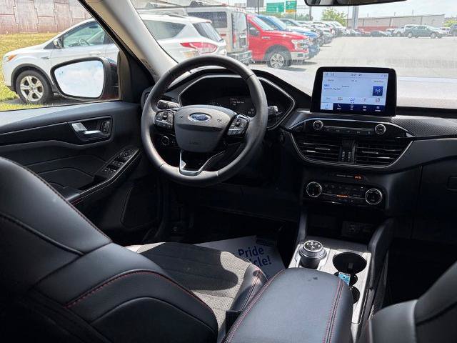 Certified 2022 Ford Escape SEL w/ SEL Stealth AWD Package image 15