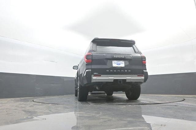 Used 2025 Toyota 4Runner Limited AWD/4WD image 37