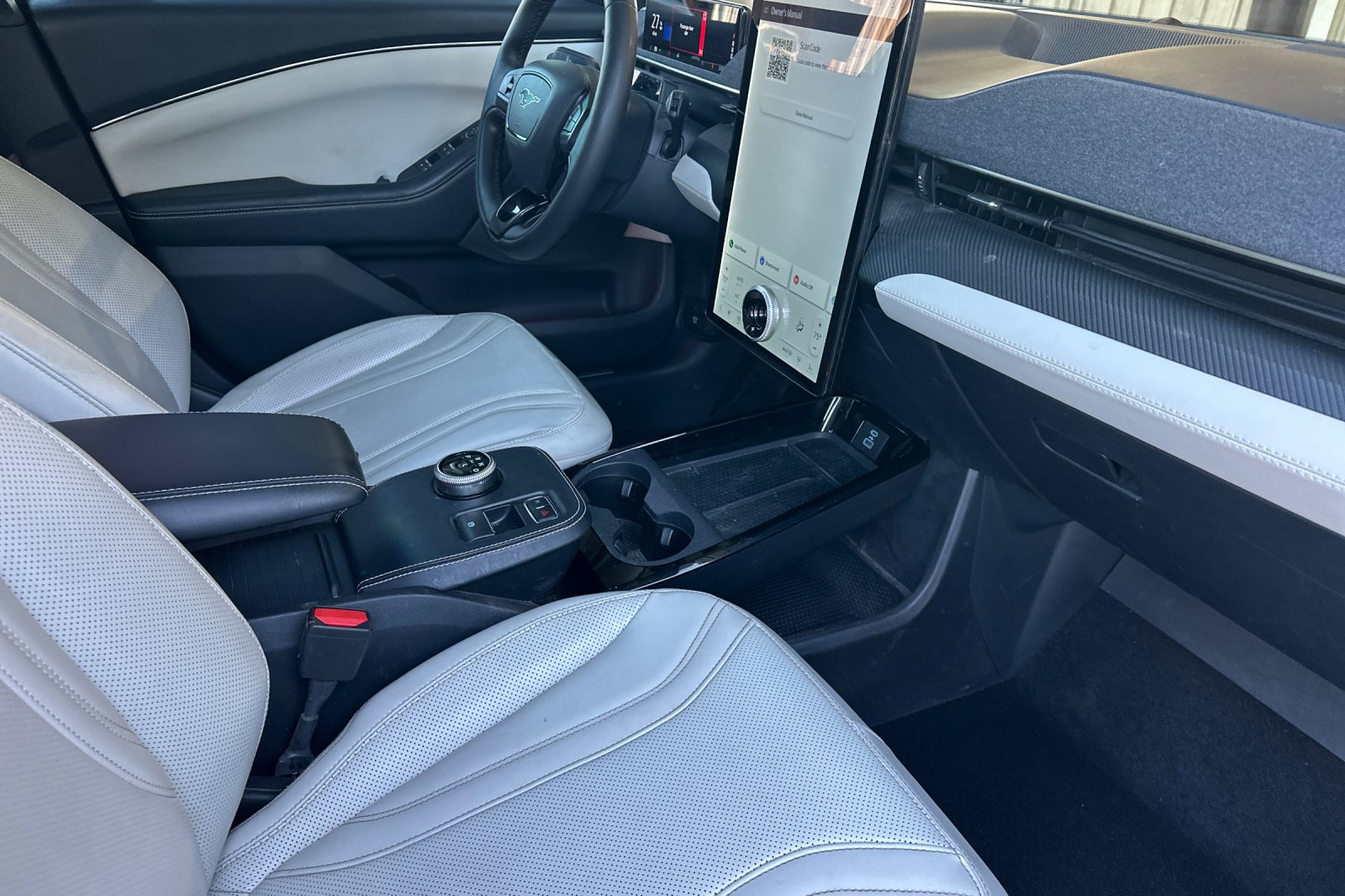 Certified 2021 Ford Mustang Mach-E Premium AWD/4WD image 14