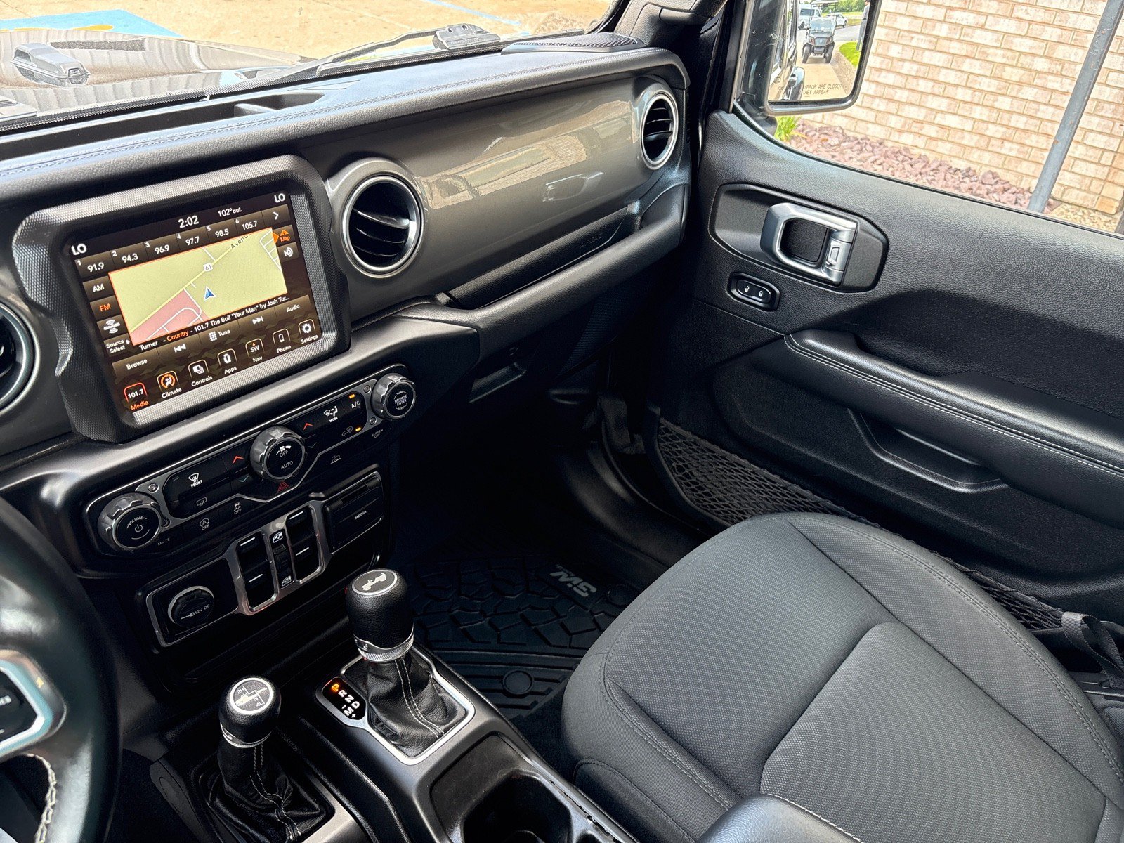 Used 2021 Jeep Wrangler Unlimited Sahara w/ Uconnect 4C Nav & Sound Group AWD/4WD image 16