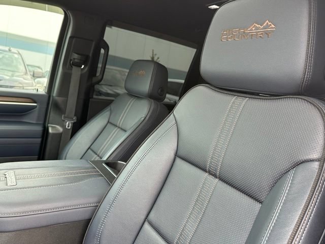 Used 2024 Chevrolet Silverado 2500 High Country w/ High Country Premium Package AWD/4WD image 19