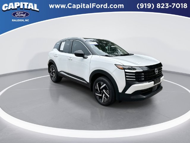 Used 2025 Nissan Kicks SV w/ SV Premium Package FWD image 2