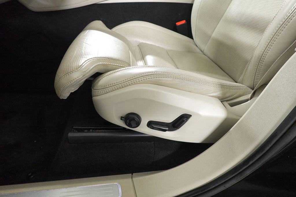 Used 2023 Volvo XC90 B6 Ultimate w/ Protection Package Premier image 10