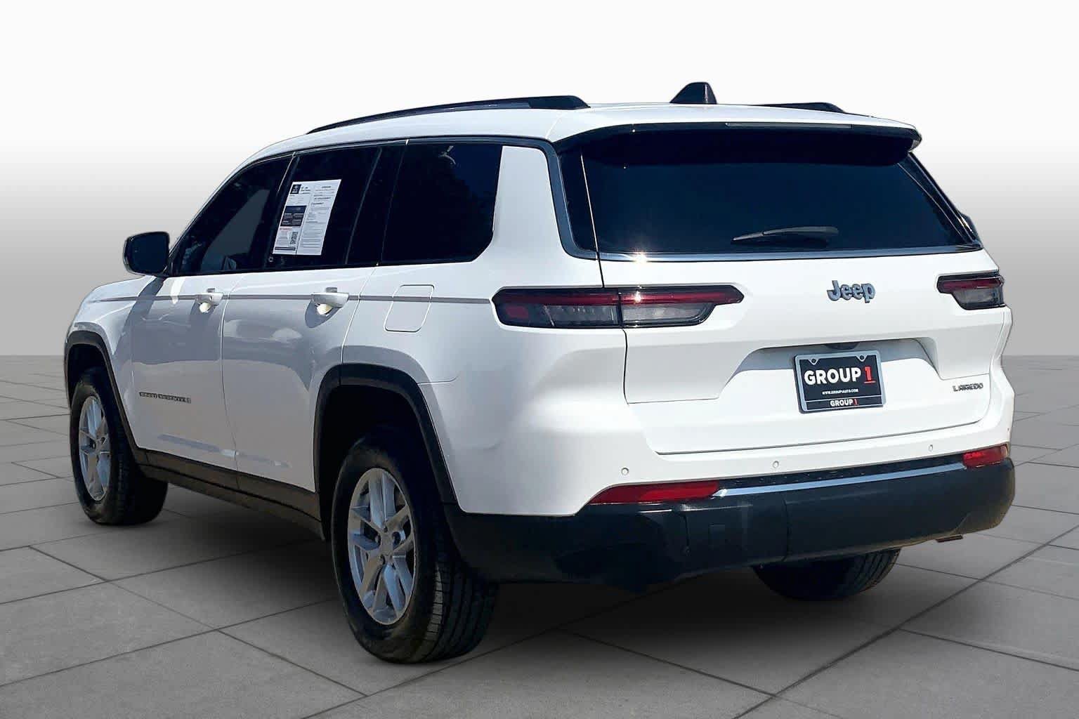Used 2023 Jeep Grand Cherokee L Laredo RWD image 12