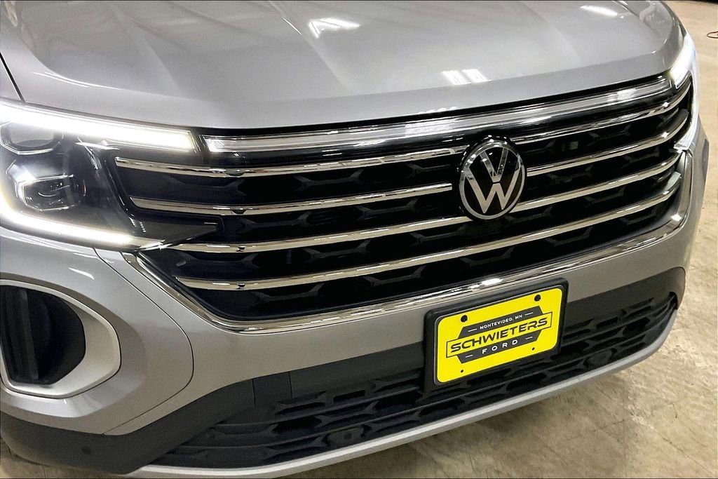Used 2025 Volkswagen Atlas SE image 29