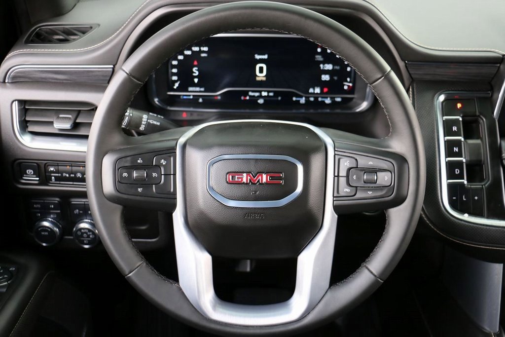 Used 2024 GMC Yukon SLT image 30