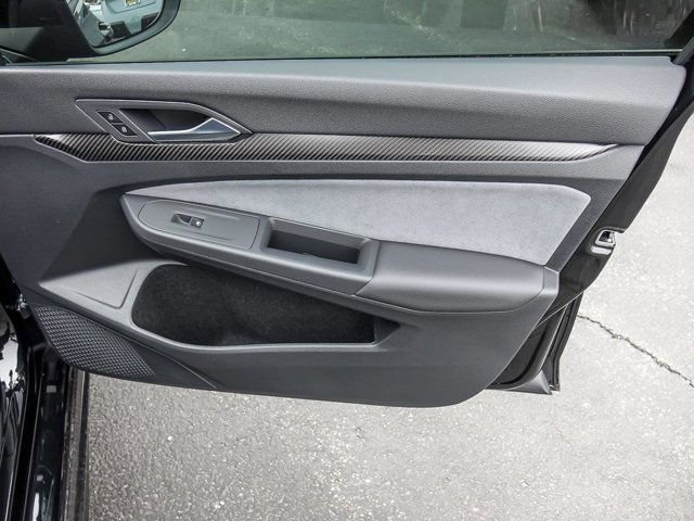 Used 2025 Volkswagen Golf R 2.0T image 30