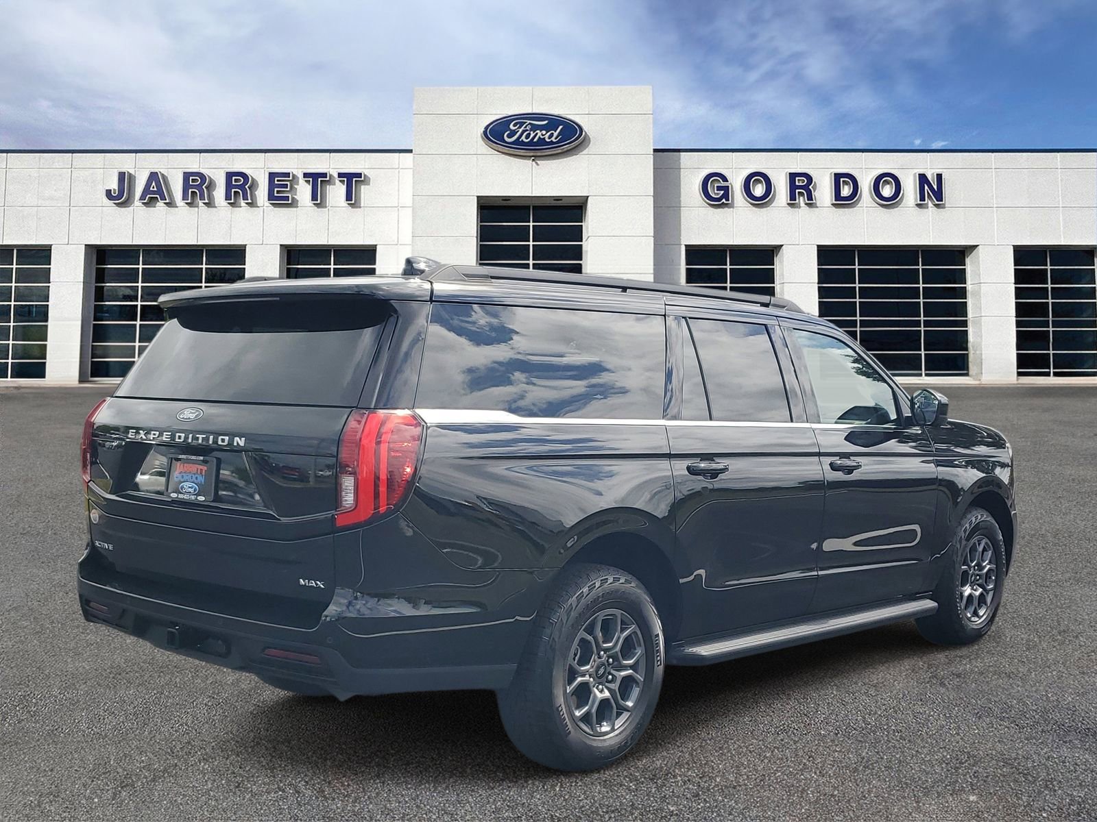 Certified 2025 Ford Expedition Max Active RWD image 4