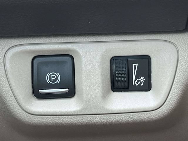 Used 2017 GMC Acadia Denali w/ Technology Package AWD/4WD image 34