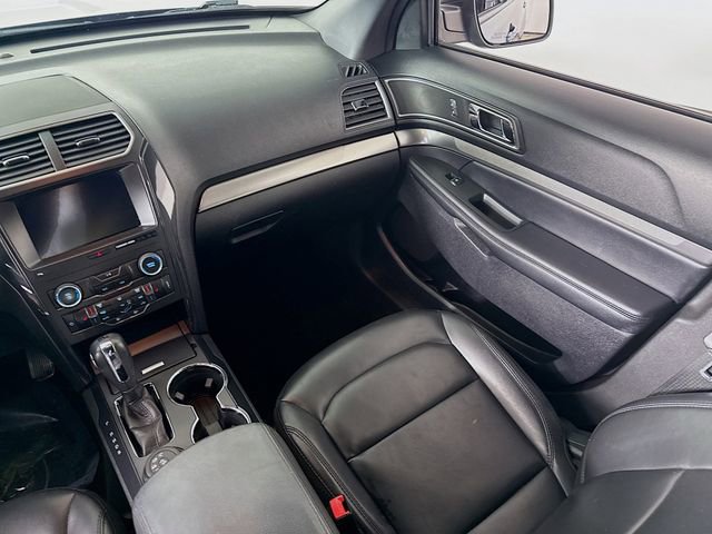 Certified 2019 Ford Explorer XLT w/ Equipment Group 202A image 23
