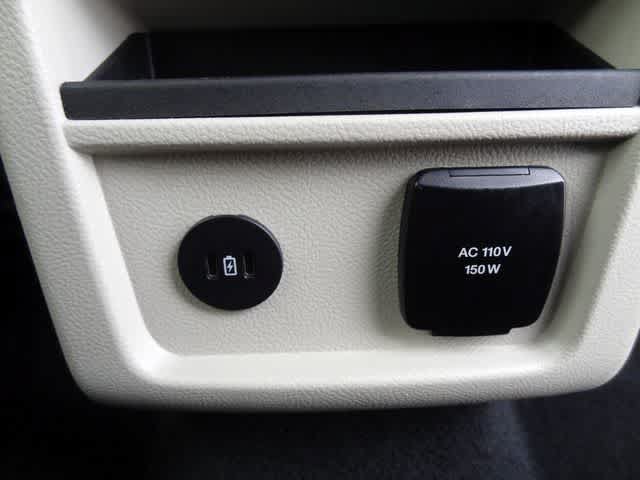Certified 2024 Ford Edge Titanium AWD/4WD image 11