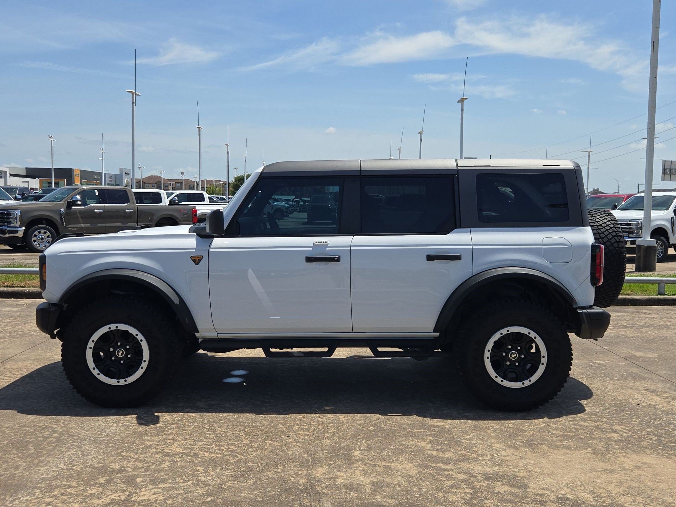 Certified 2023 Ford Bronco Badlands w/ Sasquatch Package AWD/4WD image 9