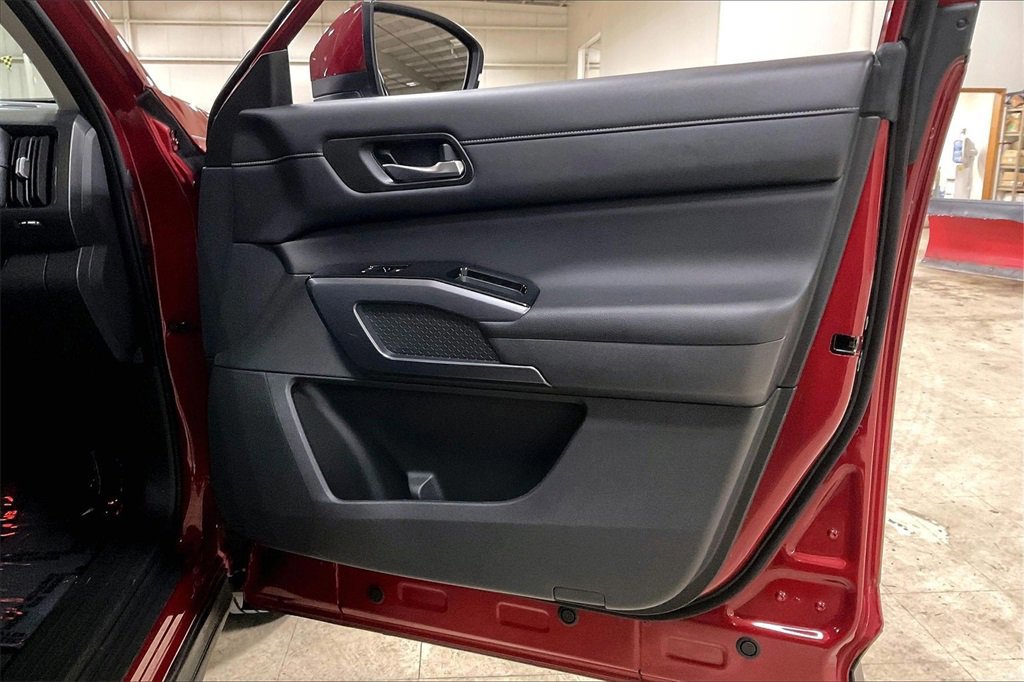 Used 2023 Nissan Pathfinder SL image 22