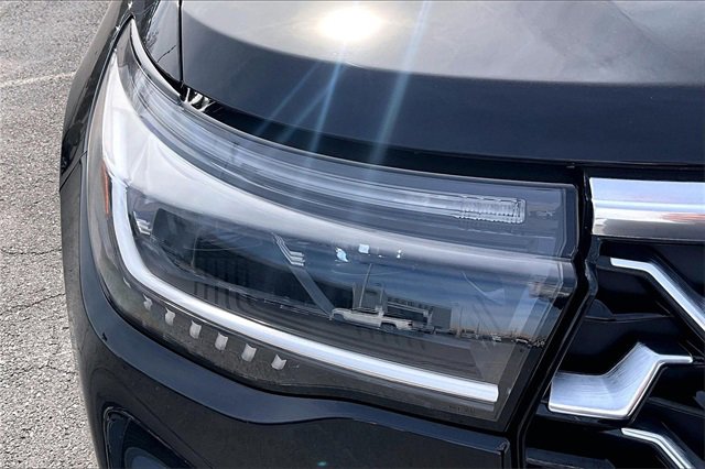 Certified 2025 Ford Explorer Platinum w/ Ultimate Package image 21