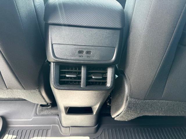 Used 2026 Chevrolet Equinox LT w/ LPO, Floor Liner Package FWD image 17