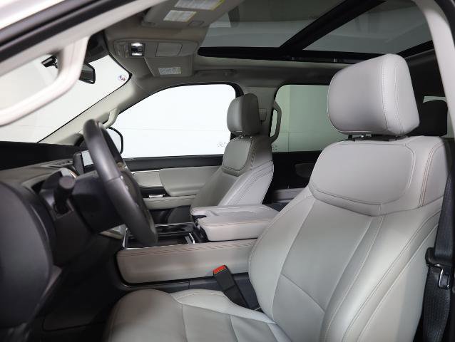 Certified 2025 Ford Expedition Active image 7