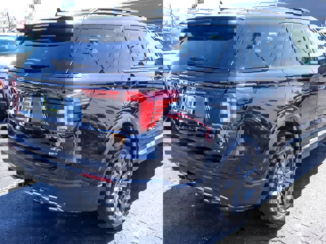 Certified 2025 Ford Explorer Active w/ Active Comfort Package image 4