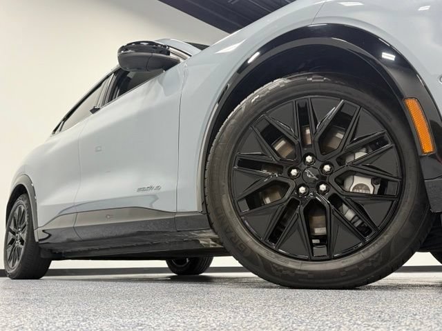 Certified 2024 Ford Mustang Mach-E Premium AWD/4WD image 3