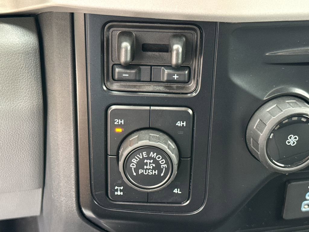 Certified 2025 Ford F250 XLT w/ Tremor Off-Road Package image 22