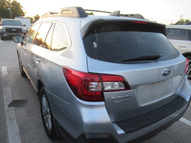 Used 2019 Subaru Outback 2.5i Premium AWD/4WD image 2