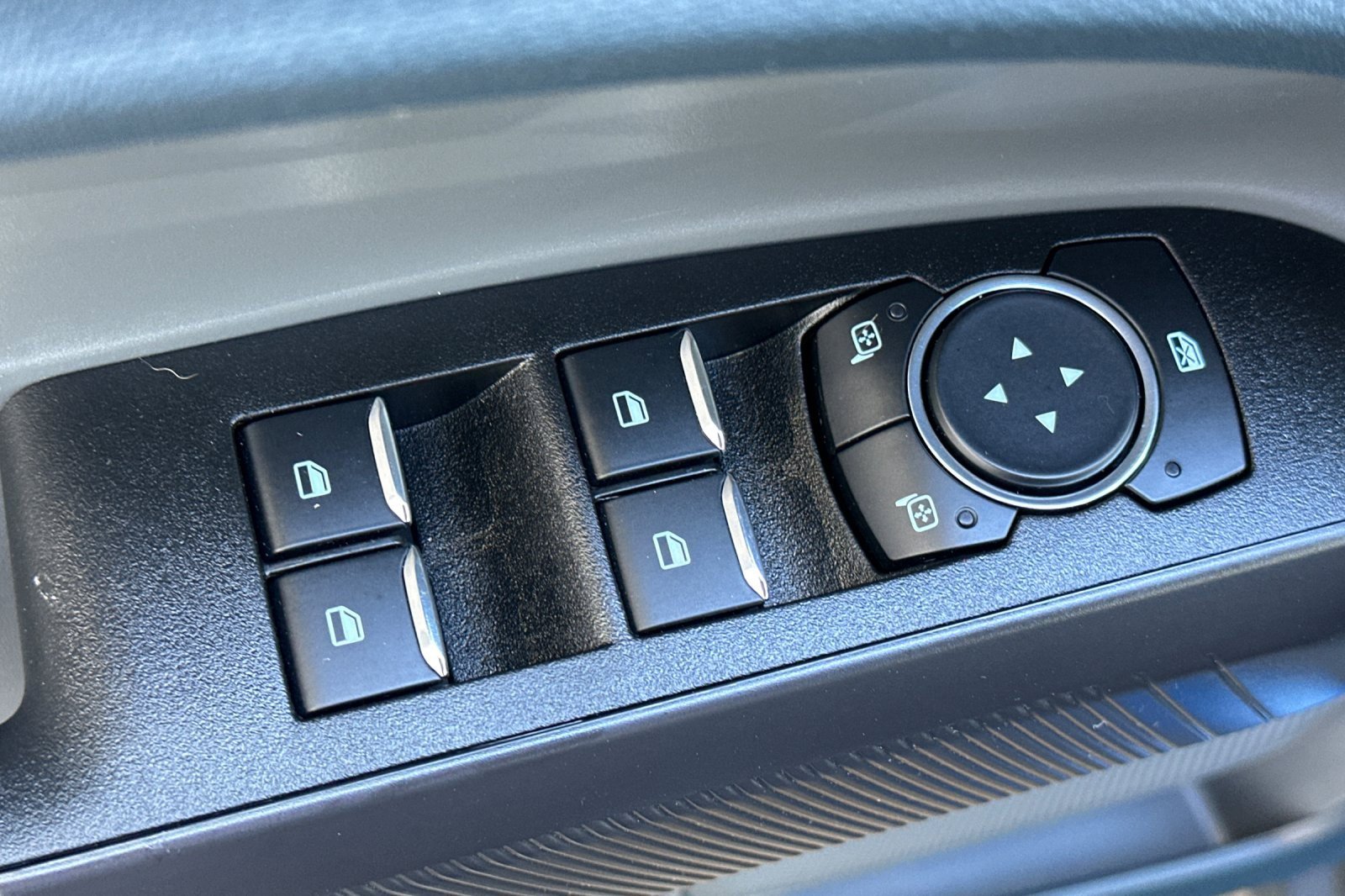 Certified 2024 Ford Maverick Lariat w/ Black Appearance Package image 12