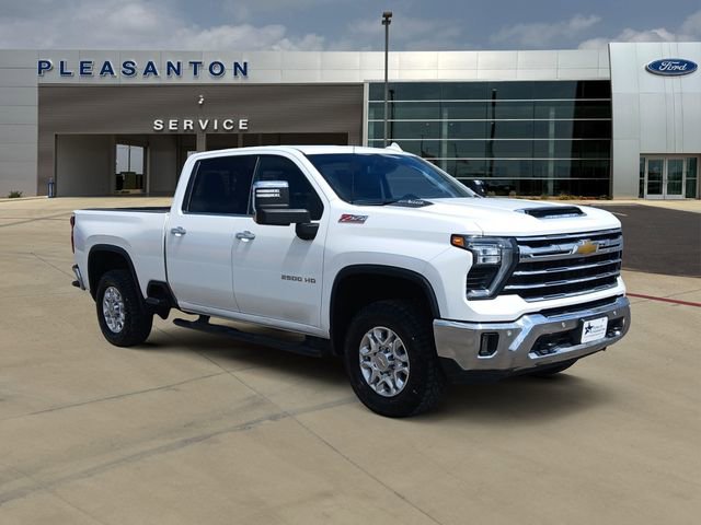 Used 2025 Chevrolet Silverado 2500 LTZ w/ LTZ Convenience Package AWD/4WD image 7