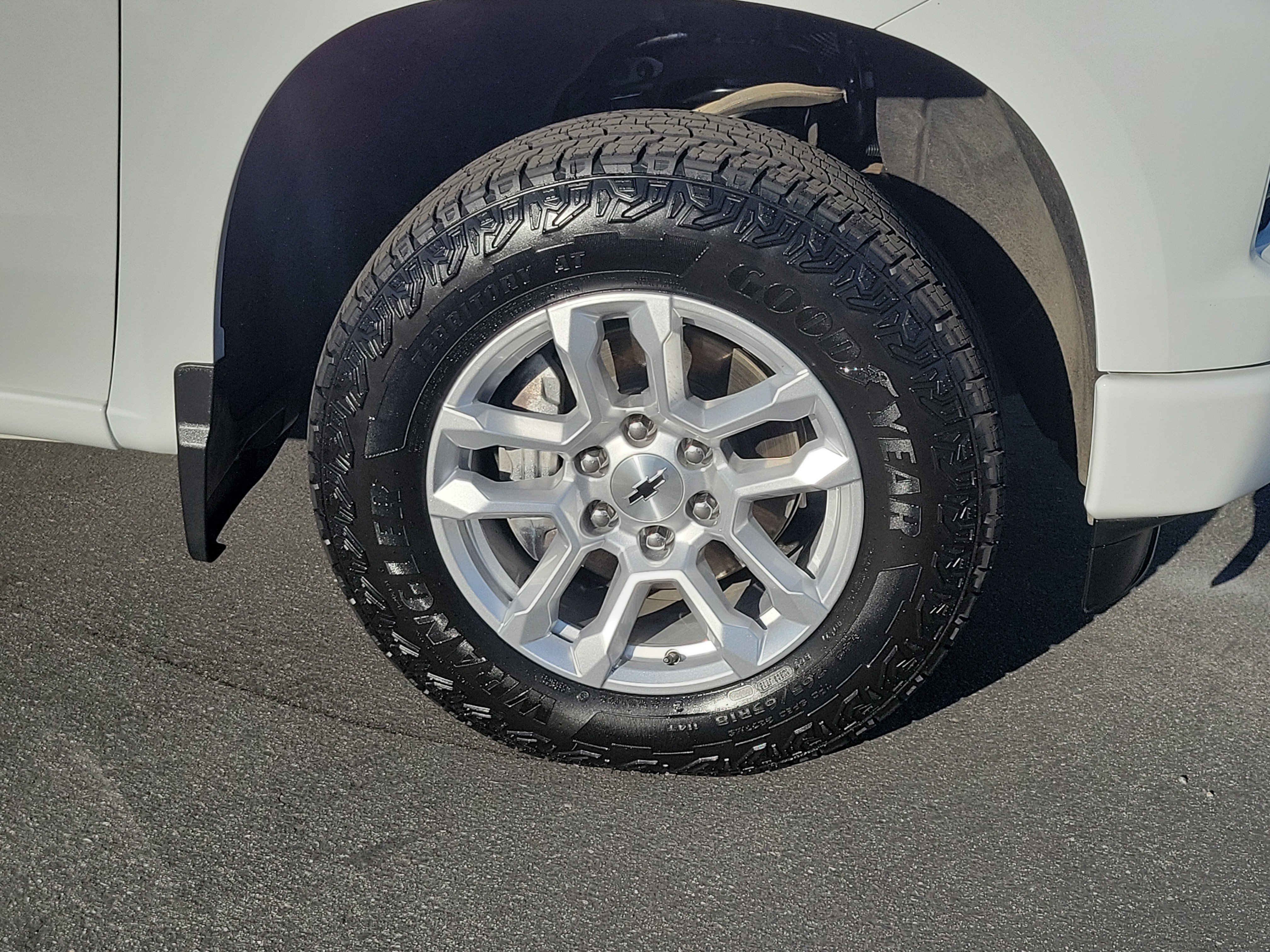 Used 2025 Chevrolet Silverado 1500 RST AWD/4WD image 14