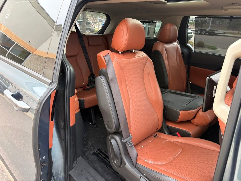Used 2023 Kia Carnival SX Prestige image 27